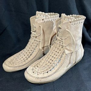Sam Edelman boots. Leather. Neutral color. Approx Size 9